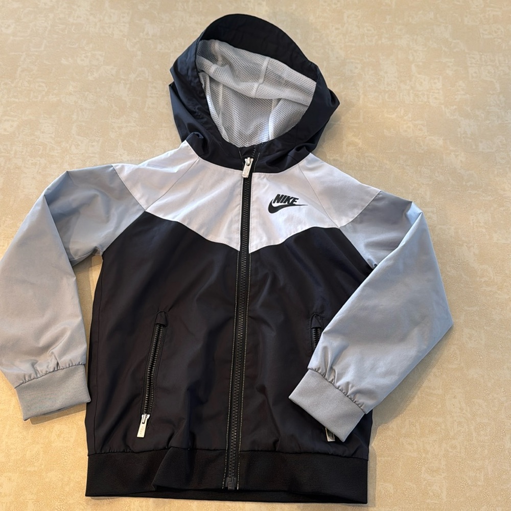 Nike boys 5 - 6 years wind breaker jacket
